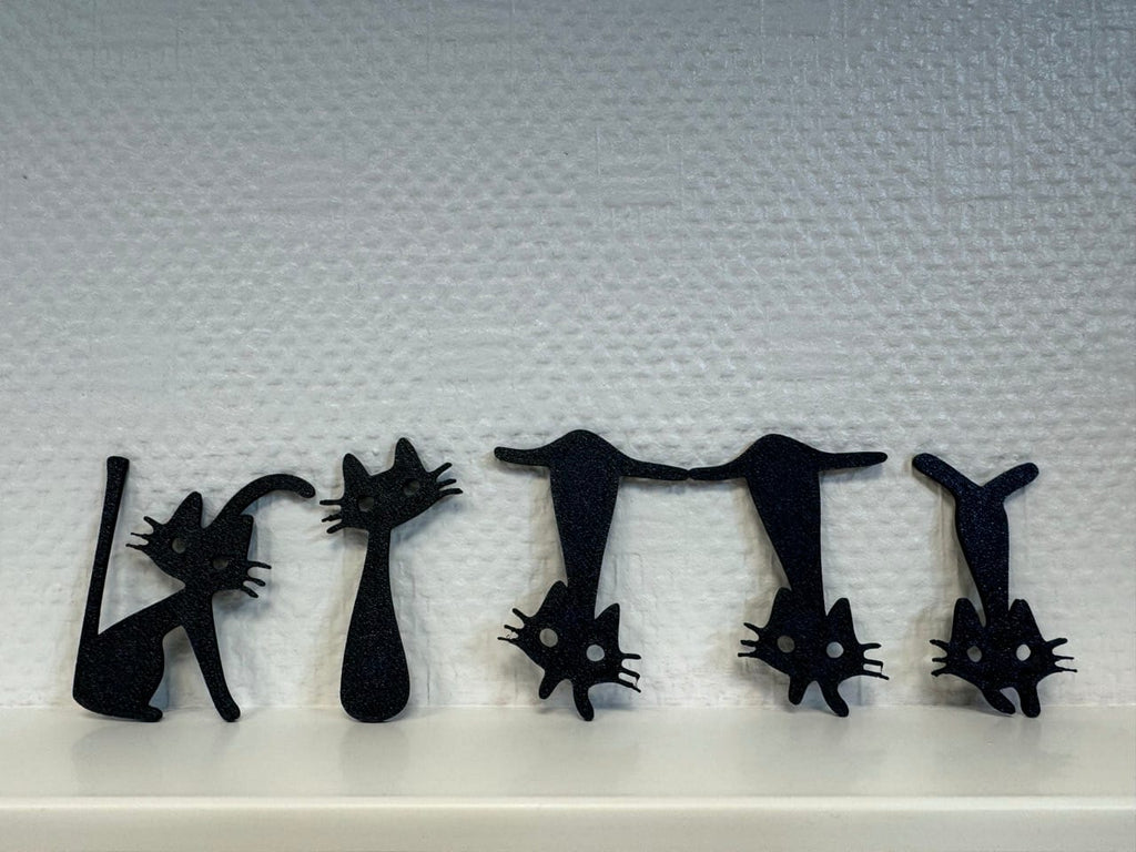 Alphabet with cat form.Alphabet en forme de chat.