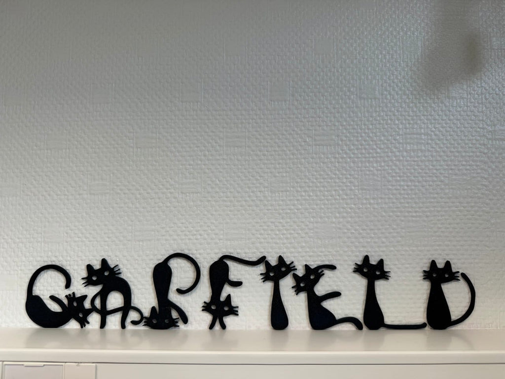 Alphabet with cat form.Alphabet en forme de chat.