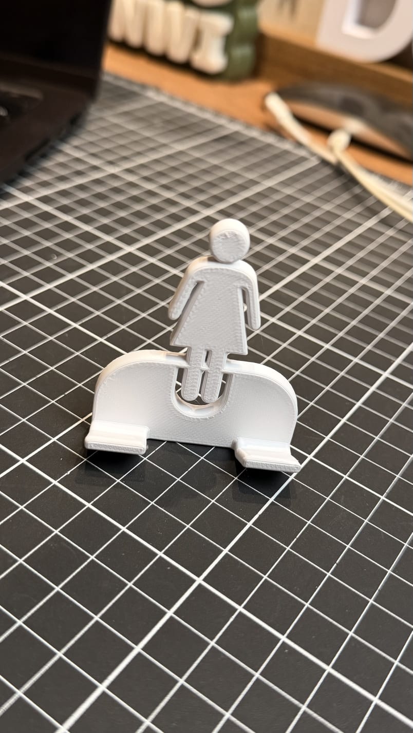 Wall-Mounted Gillette Holder | Female